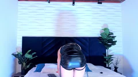 Snapshot of alexa_vandercloude chatting on October 18, 8:53 pm alexa_vandercloude online show from October 18, 8:53 pm