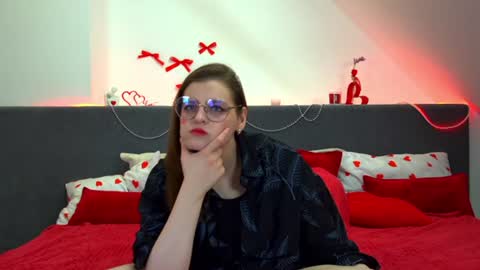 AlexaAvery online show from June 17, 6:27 am