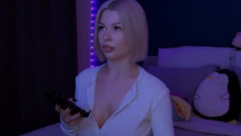 Alexa Mason online show from April 12, 7:30 pm