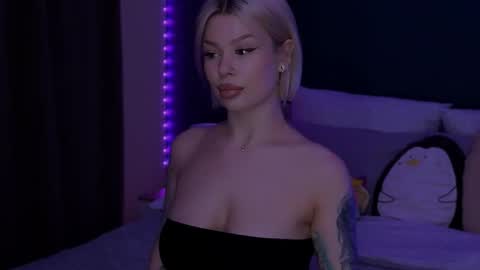 Snapshot of alexamason chatting on May 7, 11:10 pm Alexa Mason online show from May 7, 11:10 pm