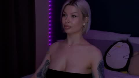 Snapshot of alexamason chatting on May 15, 11:23 pm Alexa Mason online show from May 15, 11:23 pm