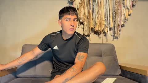 Snapshot of alexanddani chatting on January 10, 10:57 pm Alex Dani online show from January 10, 10:57 pm