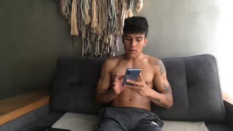 Snapshot of alexanddani chatting on September 22, 6:32 pm Alex Dani online show from September 22, 6:32 pm