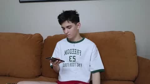Snapshot of alexander_18_xxl chatting on June 21, 9:34 am Alexander online show from June 21, 9:34 am