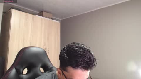Snapshot of alexander_dimitri chatting on May 3, 3:23 am Benji Alex online show from May 3, 3:23 am