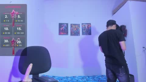 Snapshot of alexander_hot_20 chatting on June 24, 10:31 pm alexander_hot_20 online show from June 24, 10:31 pm