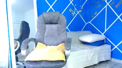 alexander online show from December 4, 9:13 pm