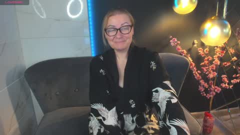 Snapshot of alexandra_kind chatting on December 22, 11:09 pm Alexandra online show from December 22, 11:09 pm