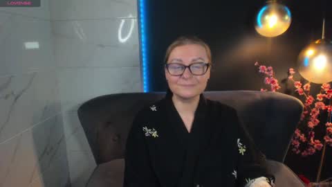 Snapshot of alexandra_kind chatting on December 28, 11:16 pm Alexandra online show from December 28, 11:16 pm