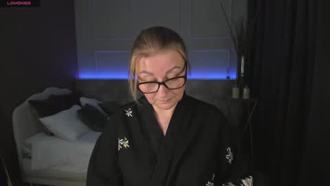 Snapshot of alexandra_kind chatting on January 24, 3:32 am Alexandra online show from January 24, 3:32 am