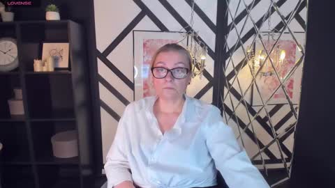 Snapshot of alexandra_kind chatting on February 11, 6:22 pm Alexandra online show from February 11, 6:22 pm