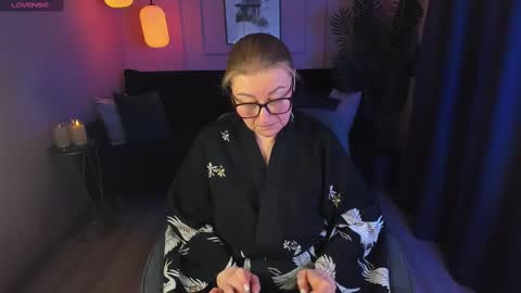 Snapshot of alexandra_kind chatting on February 15, 8:54 pm Alexandra online show from February 15, 8:54 pm