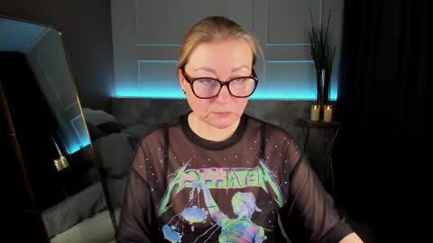 Snapshot of alexandra_kind chatting on February 18, 9:09 pm Alexandra online show from February 18, 9:09 pm