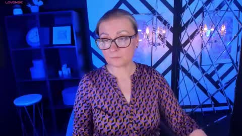 Snapshot of alexandra_kind chatting on March 3, 5:29 pm Alexandra online show from March 3, 5:29 pm