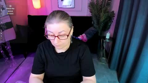 Alexandra online show from April 8, 8:53 pm