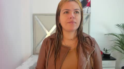 Snapshot of alexandra_torress chatting on January 19, 11:47 am alexandra online show from January 19, 11:47 am