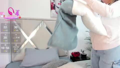 Snapshot of alexandra_torress chatting on February 1, 11:53 am alexandra online show from February 1, 11:53 am