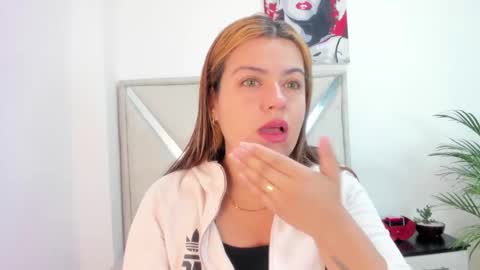 Snapshot of alexandra_torress chatting on February 2, 12:04 pm alexandra online show from February 2, 12:04 pm