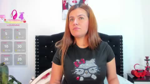 Snapshot of alexandra_torress chatting on July 28, 2:13 pm alexandra online show from July 28, 2:13 pm