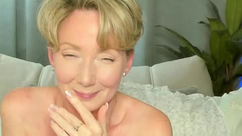 Snapshot of alexandrafix chatting on May 11, 2:45 pm Alexandra online show from May 11, 2:45 pm