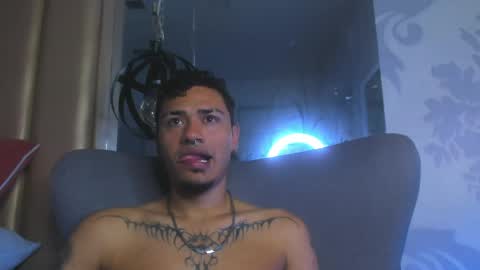 Snapshot of alexandriuwolf chatting on May 17, 12:52 am Master Alexandriu online show from May 17, 12:52 am