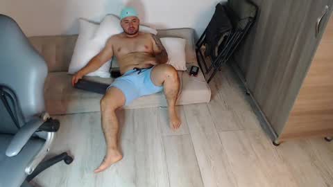 Snapshot of alexandro_king chatting on May 6, 6:30 am ALEX online show from May 6, 6:30 am