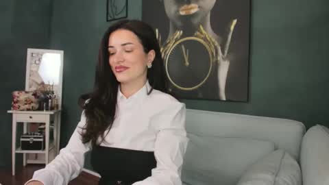 Snapshot of alexanikole chatting on February 9, 7:34 am AlexaNikole online show from February 9, 7:34 am