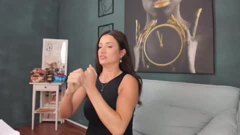 Snapshot of alexanikole chatting on April 21, 7:36 am AlexaNikole online show from April 21, 7:36 am