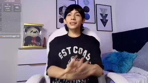 Snapshot of alexconsanii chatting on April 13, 12:27 am alexconsanii online show from April 13, 12:27 am