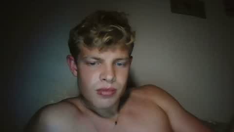 Snapshot of alexcoxx21 chatting on July 28, 8:01 pm alexcoxx21 online show from July 28, 8:01 pm