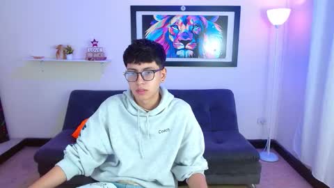 Snapshot of alexcum_18 chatting on February 24, 1:09 pm alex online show from February 24, 1:09 pm