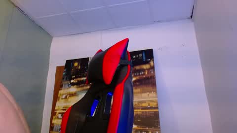 Snapshot of alexgiraldo__ chatting on May 25, 12:38 am alexgiraldo__ online show from May 25, 12:38 am
