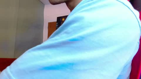 Snapshot of alexgiraldo__ chatting on May 29, 4:21 am alexgiraldo__ online show from May 29, 4:21 am