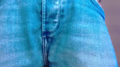 Snapshot of alexgiraldo__ chatting on May 30, 10:18 pm alexgiraldo__ online show from May 30, 10:18 pm