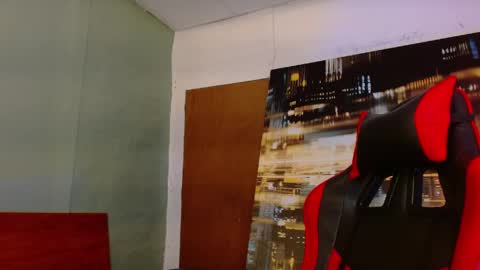 Snapshot of alexgiraldo__ chatting on June 4, 2:56 pm alexgiraldo__ online show from June 4, 2:56 pm