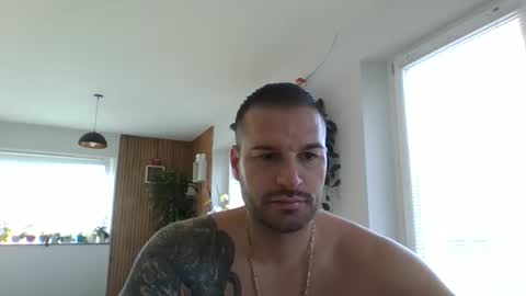 Snapshot of alexgrandi2024 chatting on January 12, 11:37 am rey ale84 online show from January 12, 11:37 am