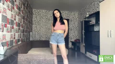 Snapshot of alexiaficke chatting on May 14, 8:21 am Emila online show from May 14, 8:21 am