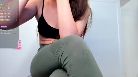 Snapshot of alexialuxe chatting on June 19, 8:45 pm alexialuxe online show from June 19, 8:45 pm