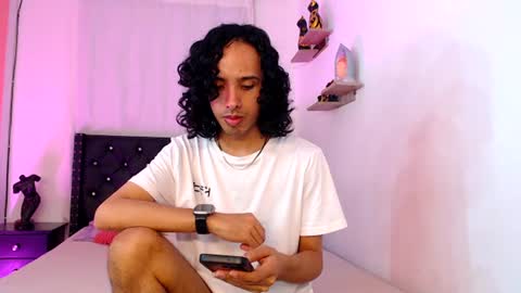 Snapshot of alexis21_ chatting on June 16, 8:55 pm Alexis online show from June 16, 8:55 pm