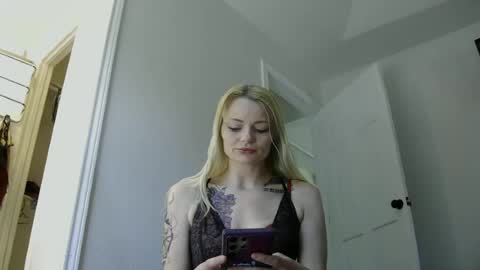 alexisafterdarkx online show from June 20, 8:33 pm