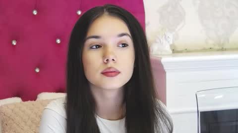 Snapshot of alexisdevine chatting on February 22, 5:19 am alexisdevine online show from February 22, 5:19 am