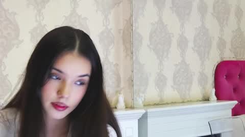 Snapshot of alexisdevine chatting on May 27, 4:31 am alexisdevine online show from May 27, 4:31 am