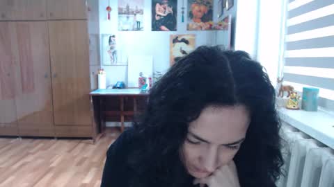 AlexisMillers online show from April 8, 10:15 am