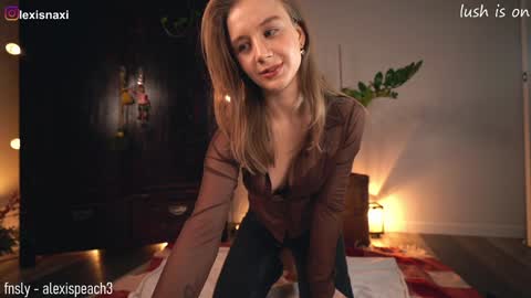 Snapshot of alexispeach chatting on December 3, 9:23 pm Alexis-- online show from December 3, 9:23 pm