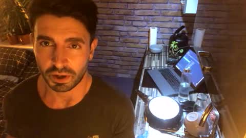 Snapshot of alexlive1 chatting on October 18, 10:21 pm alexlive1 online show from October 18, 10:21 pm