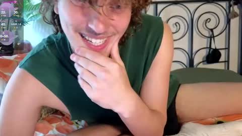 Snapshot of alexrhodesxxx chatting on May 15, 12:12 pm Alex online show from May 15, 12:12 pm