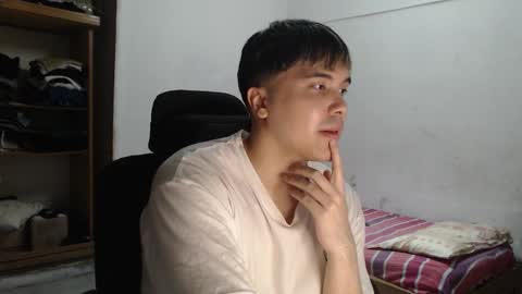 Snapshot of alexriversx chatting on February 27, 6:41 pm Alexander online show from February 27, 6:41 pm