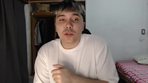 Snapshot of alexriversx chatting on April 20, 6:53 pm Alexander online show from April 20, 6:53 pm