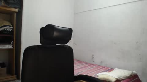 Snapshot of alexriversx chatting on May 1, 5:39 pm Alexander online show from May 1, 5:39 pm