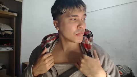 Snapshot of alexriversx chatting on May 7, 2:55 pm Alexander online show from May 7, 2:55 pm